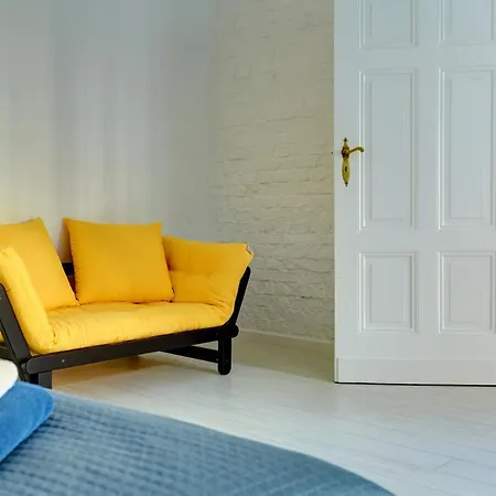 Yellow Apartmán *