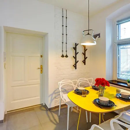 Yellow Apartmán